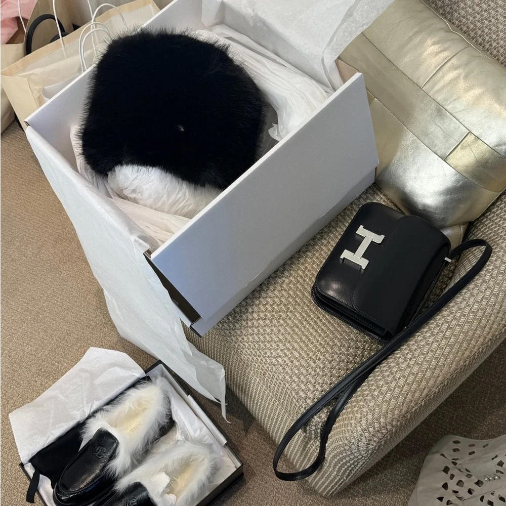 Chanel 25N fur pillbox hat